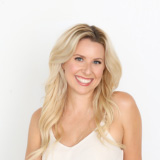 Headshot of Des Moines Reiki practitioner Alison Papazois